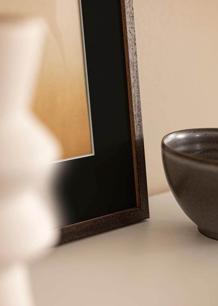 Ram med passepartou Kader Edsbyn Walnoot 35x50 cm - Passe-partout Zwart 24x30 cm